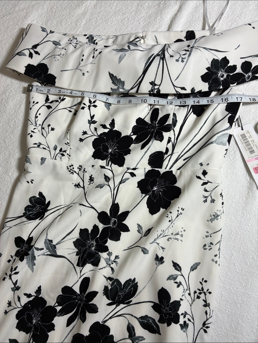 Calvin Klein Off-Shoulder White Dress with Black Floral Print - Picture 5 of 8